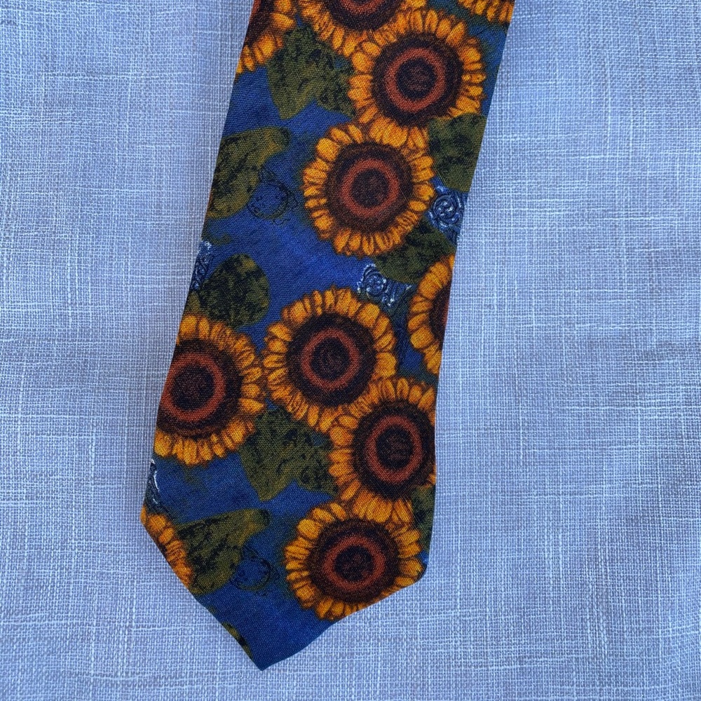 Linen Sunflower Necktie by Structure // Fall